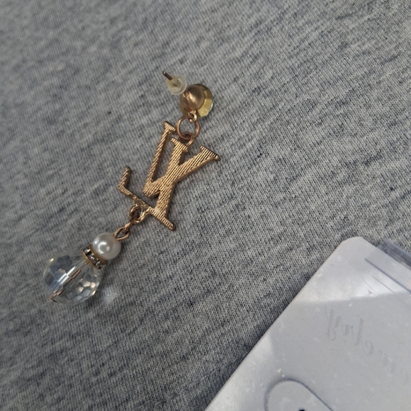 Gold Tone Fashion Earrings - Picture 4 of 8